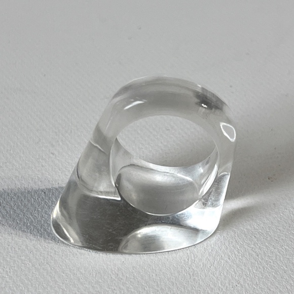 Size 5.5 Lucite Ring Chunky Clear Flat Top Statement Unisex Acrylic Jewelry - Picture 4 of 12